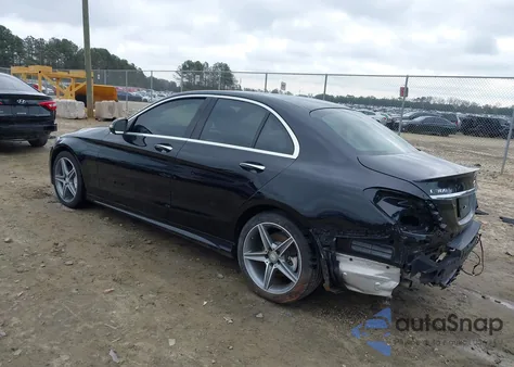 2016 Mercedes-Benz C 300 Sport 4Matic z USA, uszkodzony, nr VIN 55SWF4KB2GU100447